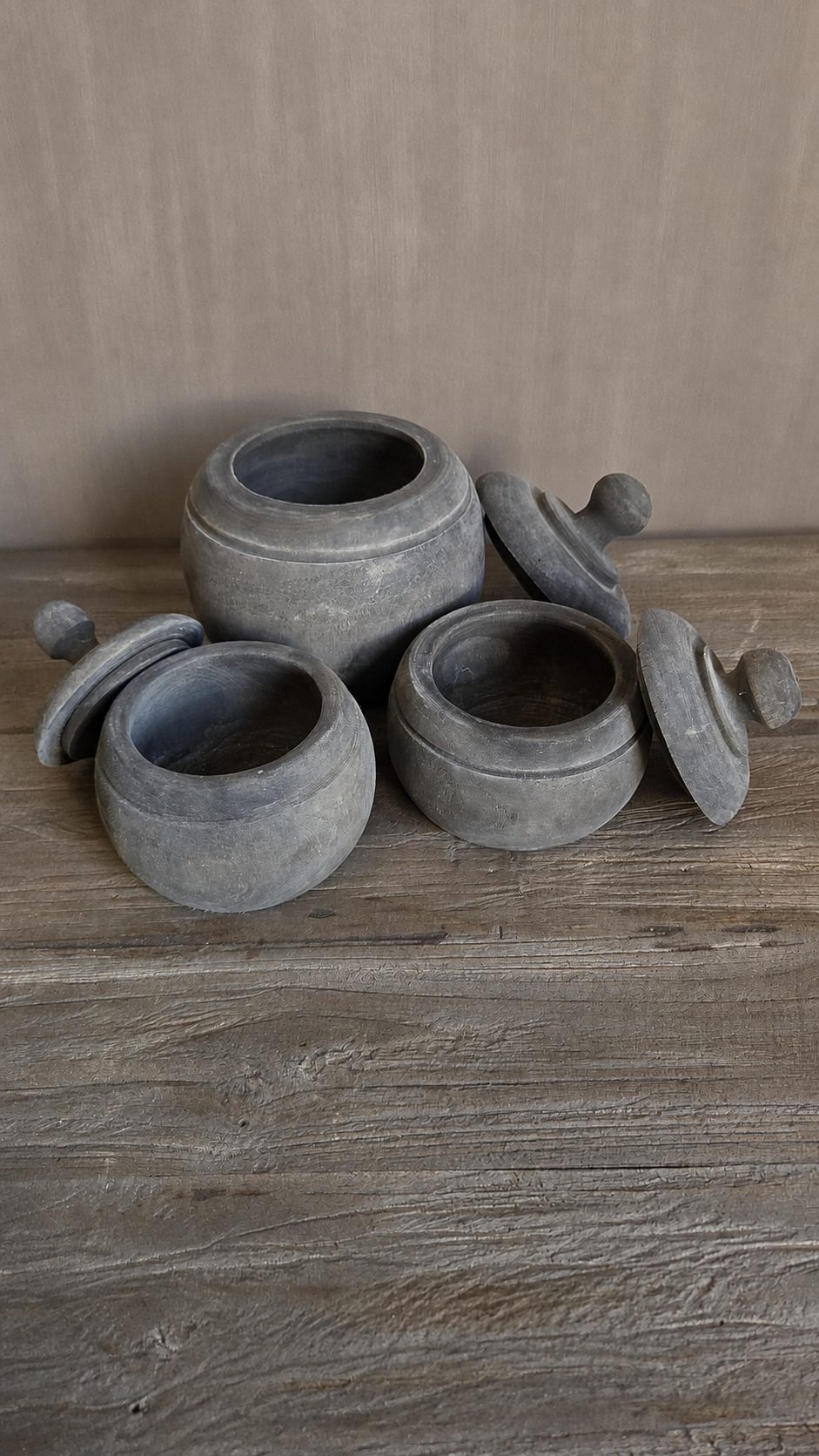 Set houten voorraadpotten met deksel, detail 2