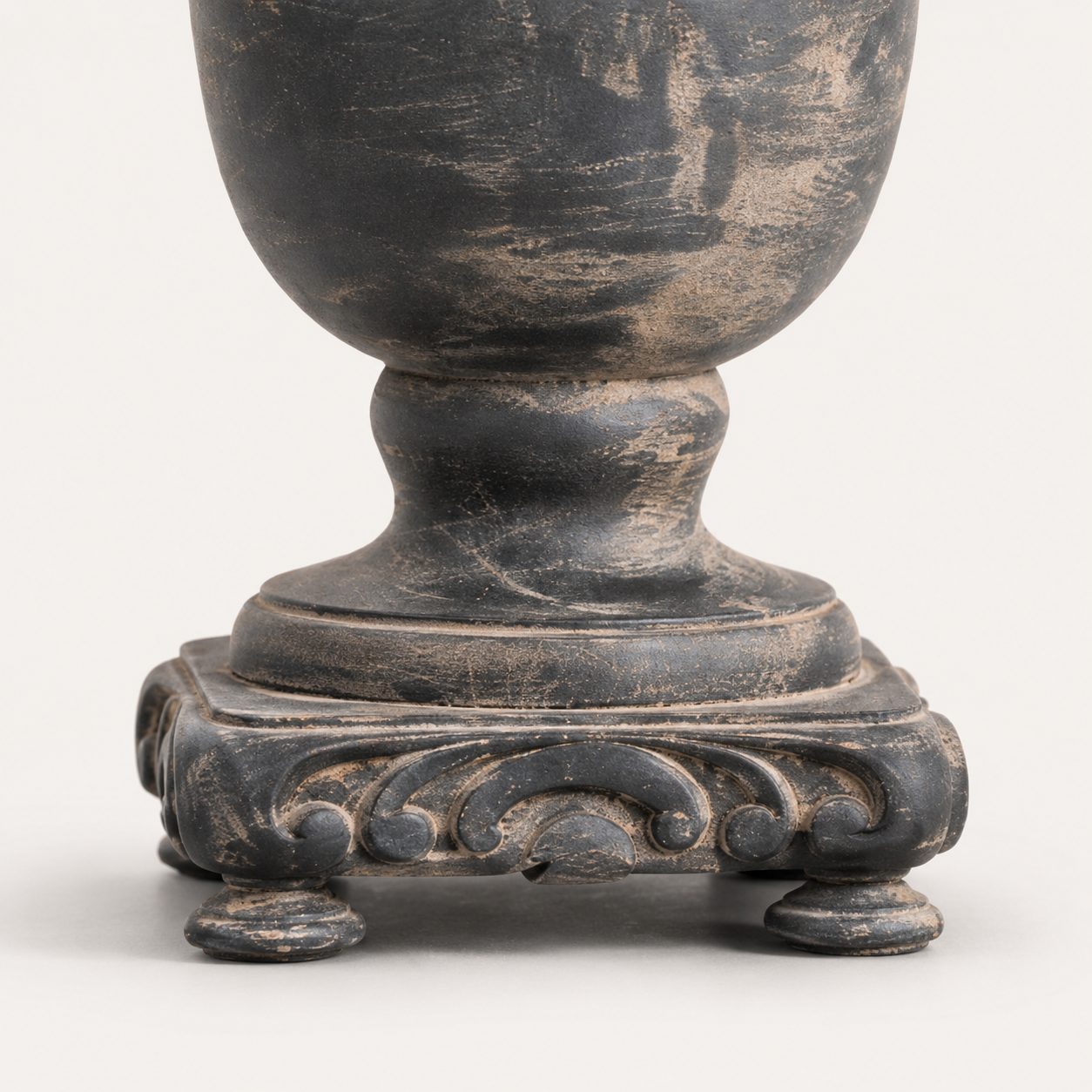 Balusterlamp met linnen kap, detail 3