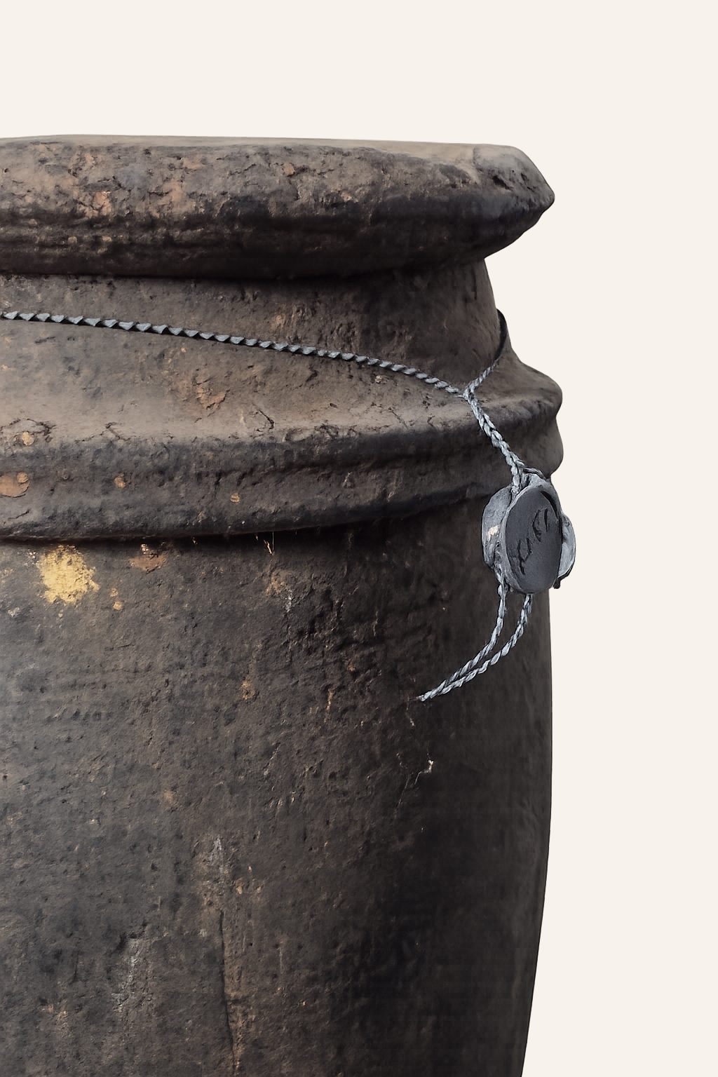 Nepalese houten pot, detail 3