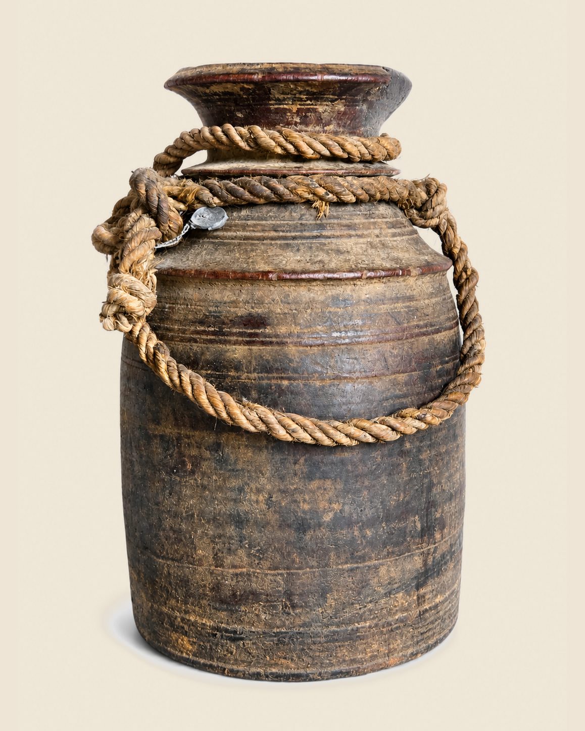 Authentieke Nepalese houten draagpot met gevlochten touw, Hoffz, bij Mahieu&Merckx