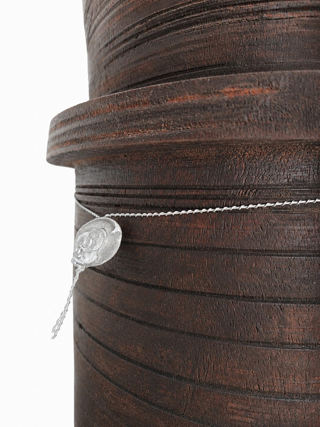 Authentieke oude houten Hoffz-pot met deksel, detail 3