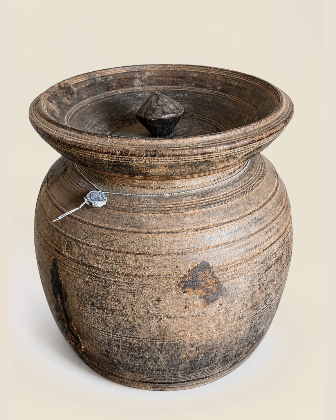 Authentieke Nepalese houten pot met deksel, Hoffz, bij Mahieu&Merckx