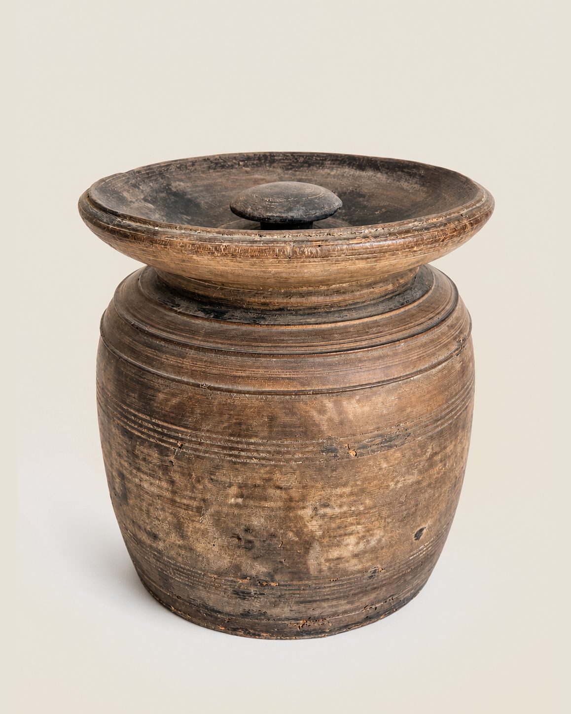 Authentieke Nepalese houten pot met deksel, Hoffz, bij Mahieu&Merckx