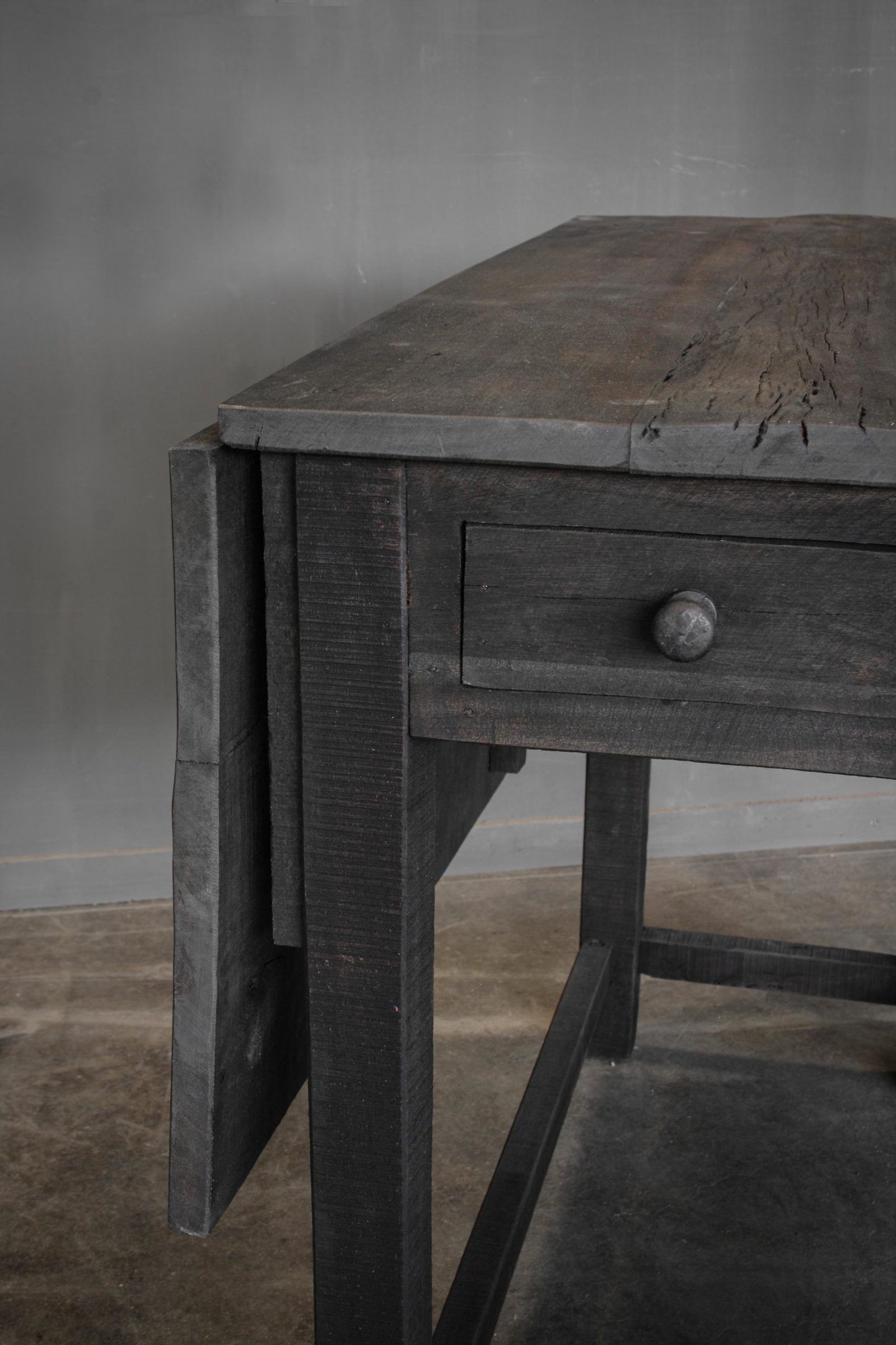 Ranee klaptafel in doorleefd hout, detail 2