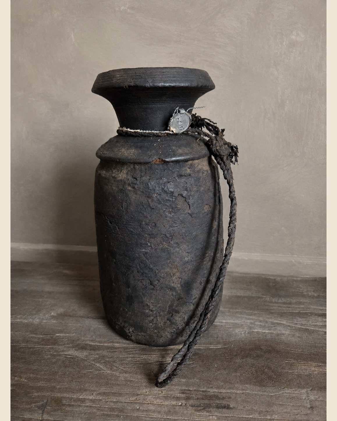 Authentieke Nepalese houten draagpot met touw, Hoffz, bij Mahieu&Merckx