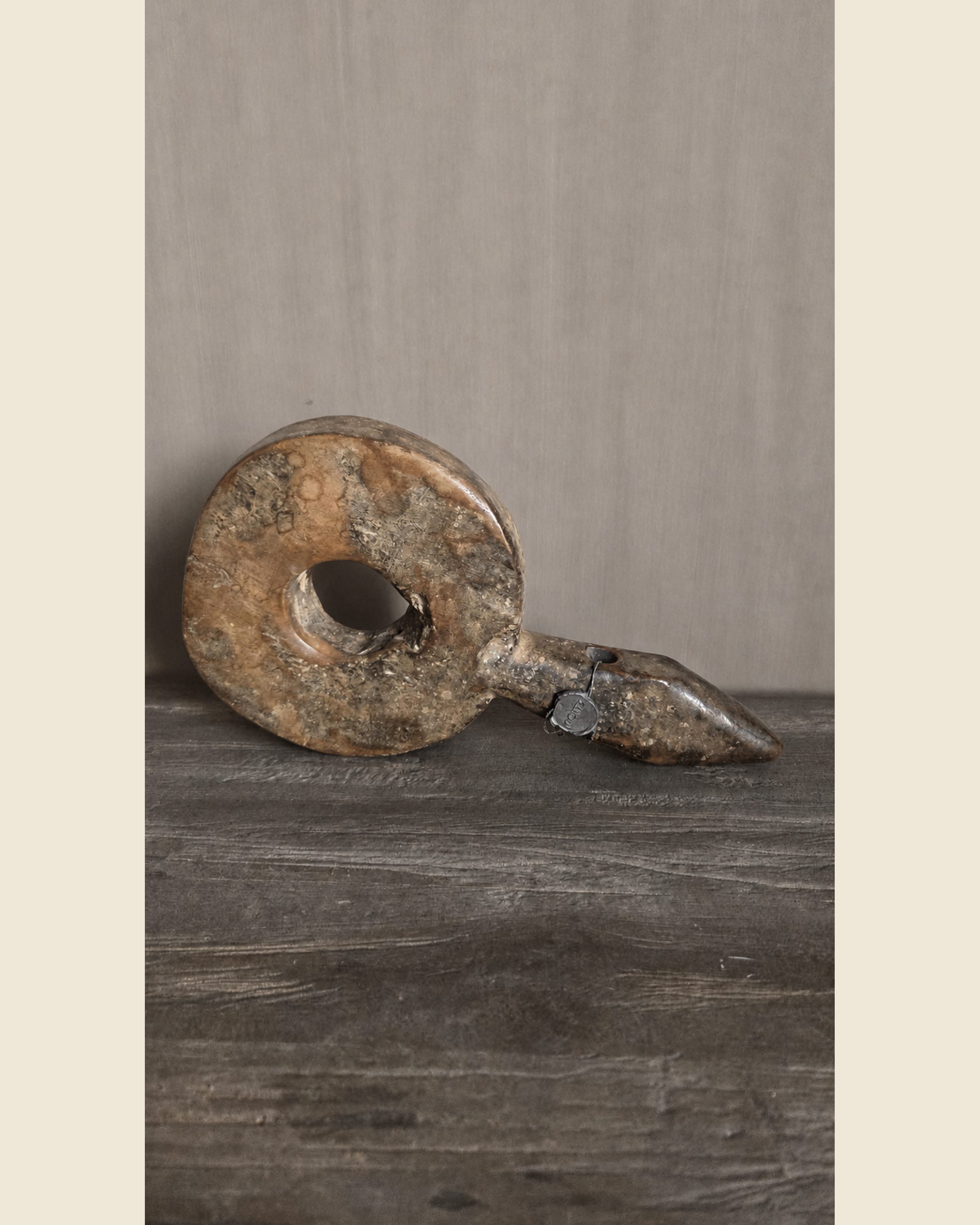 Houten ornament met handgreep, Hoffz, bij Mahieu&Merckx