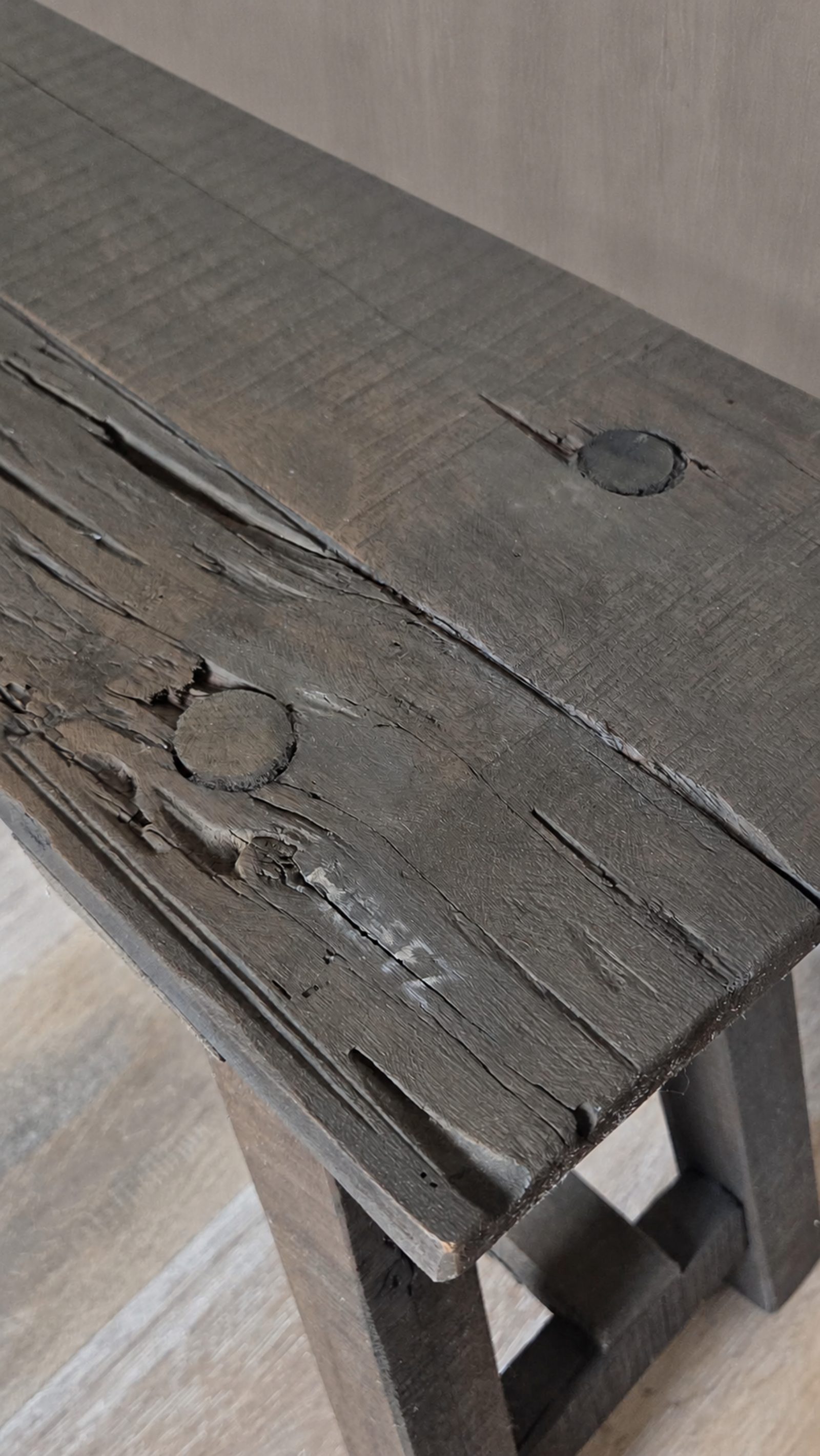 Houten bankje Mela, detail 3