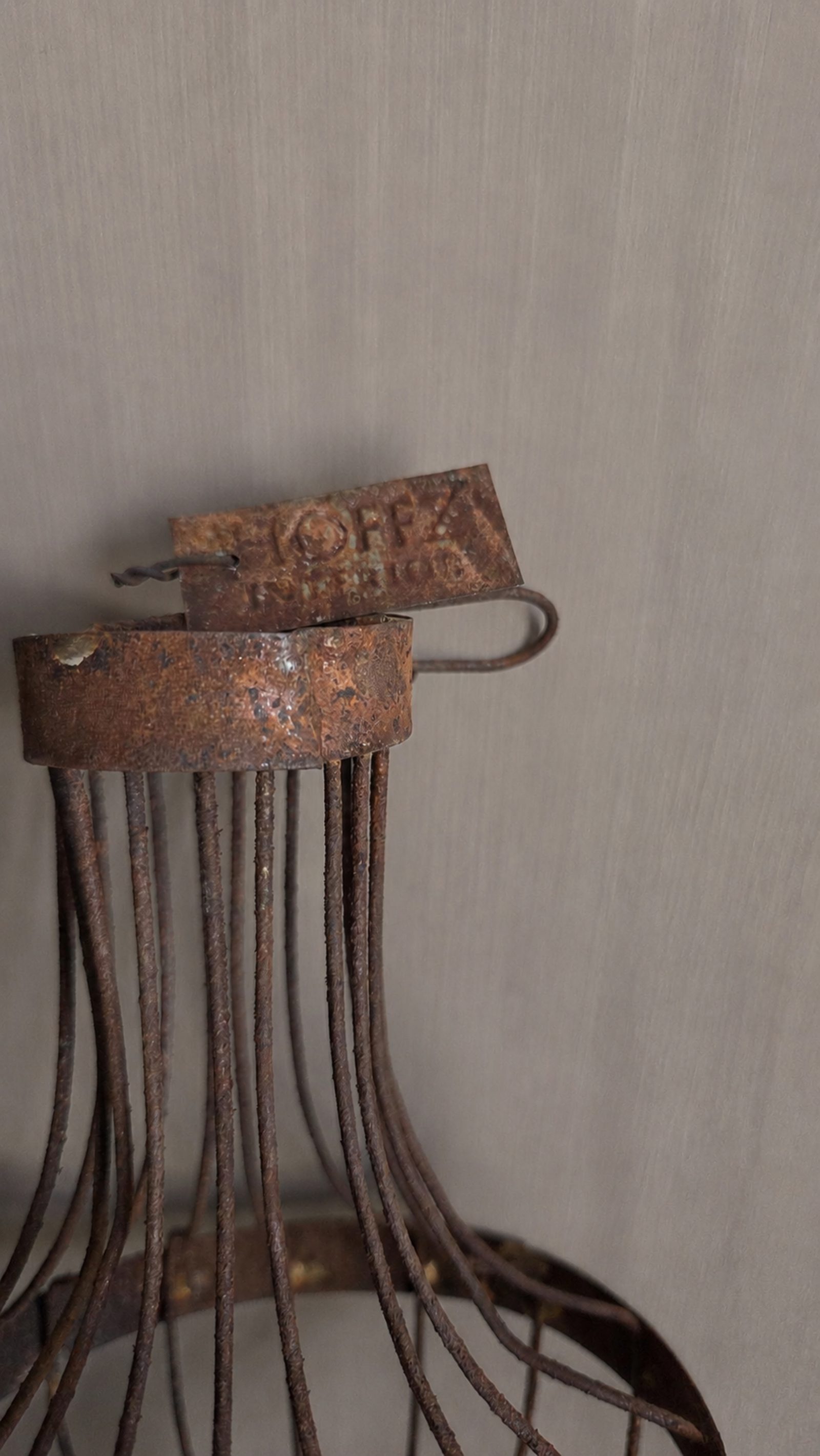Metalen hangornament Kroonluchter, detail 2