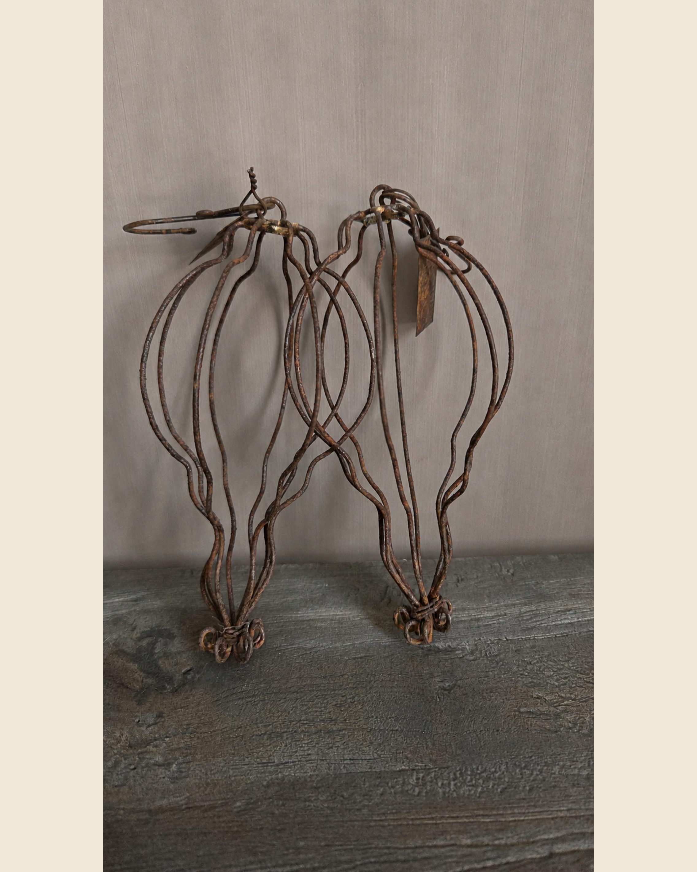 Metalen hangornament Saphier, Hoffz, bij Mahieu&Merckx