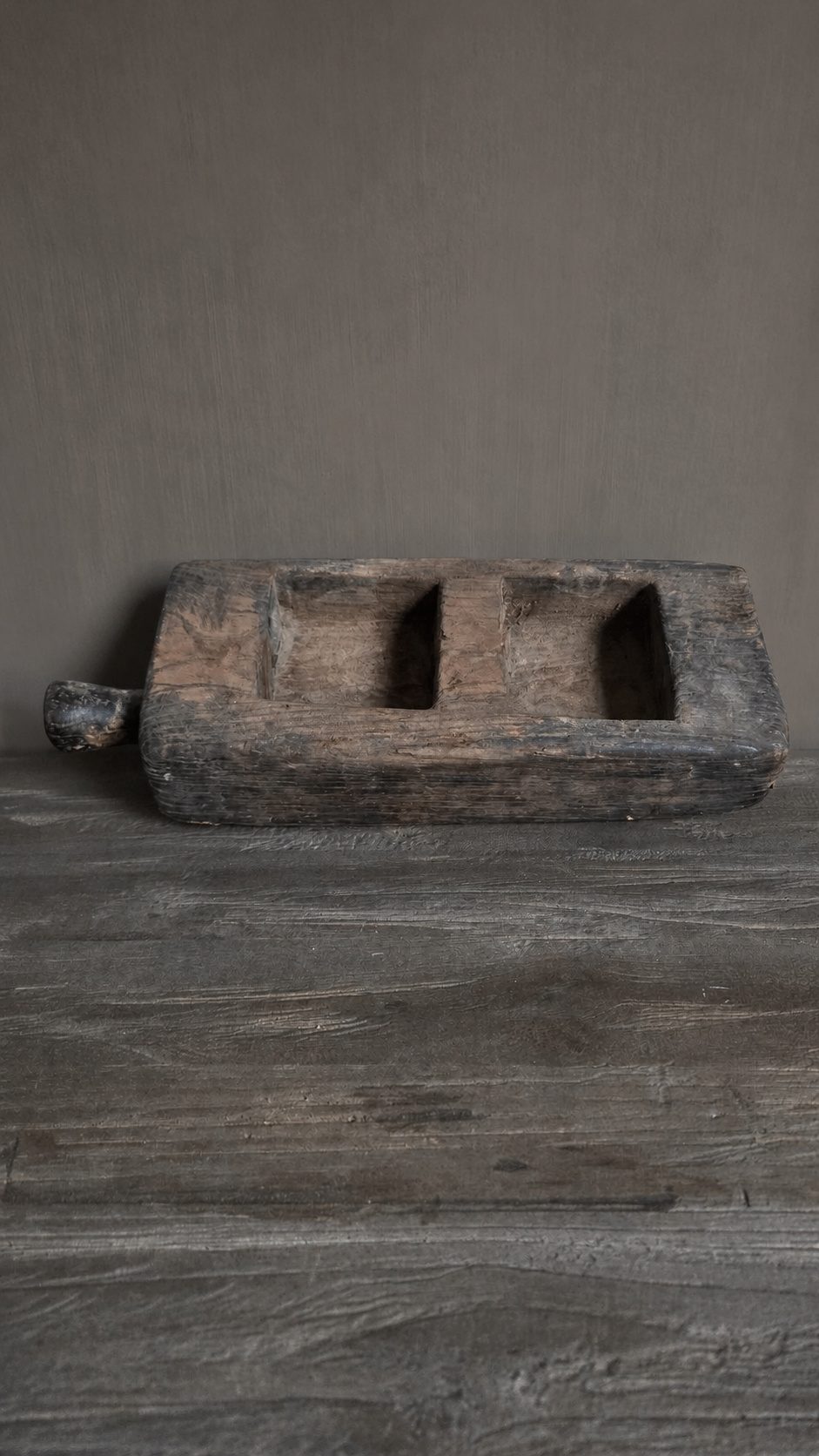Oude houten vakkenbak, detail 2