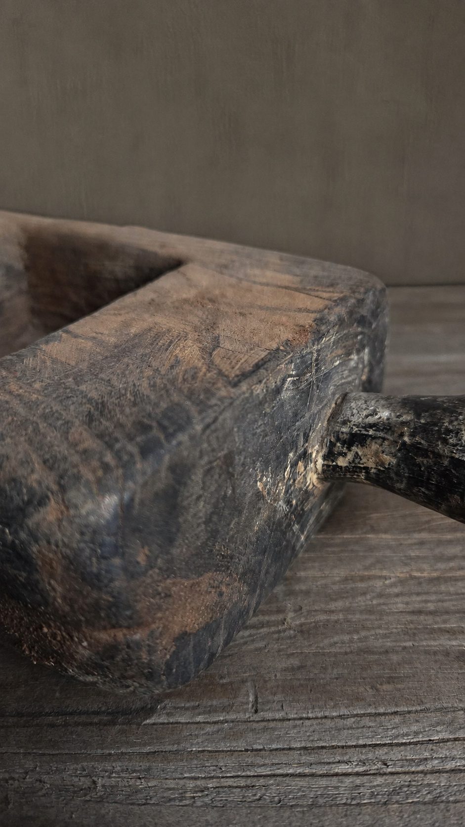 Oude houten vakkenbak, detail 3