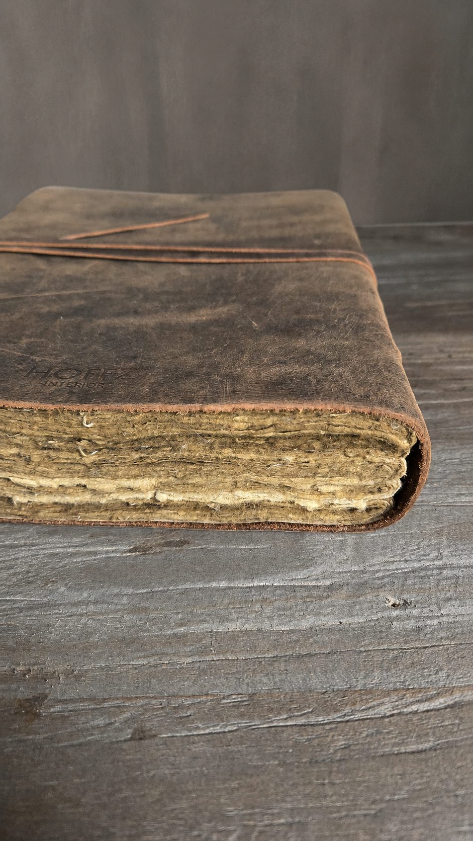Lederen notitieboek, detail 3