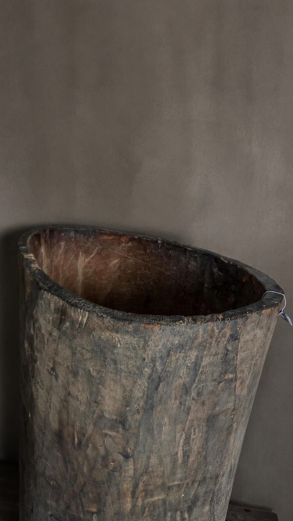 Oud houten vloerobject, detail 2