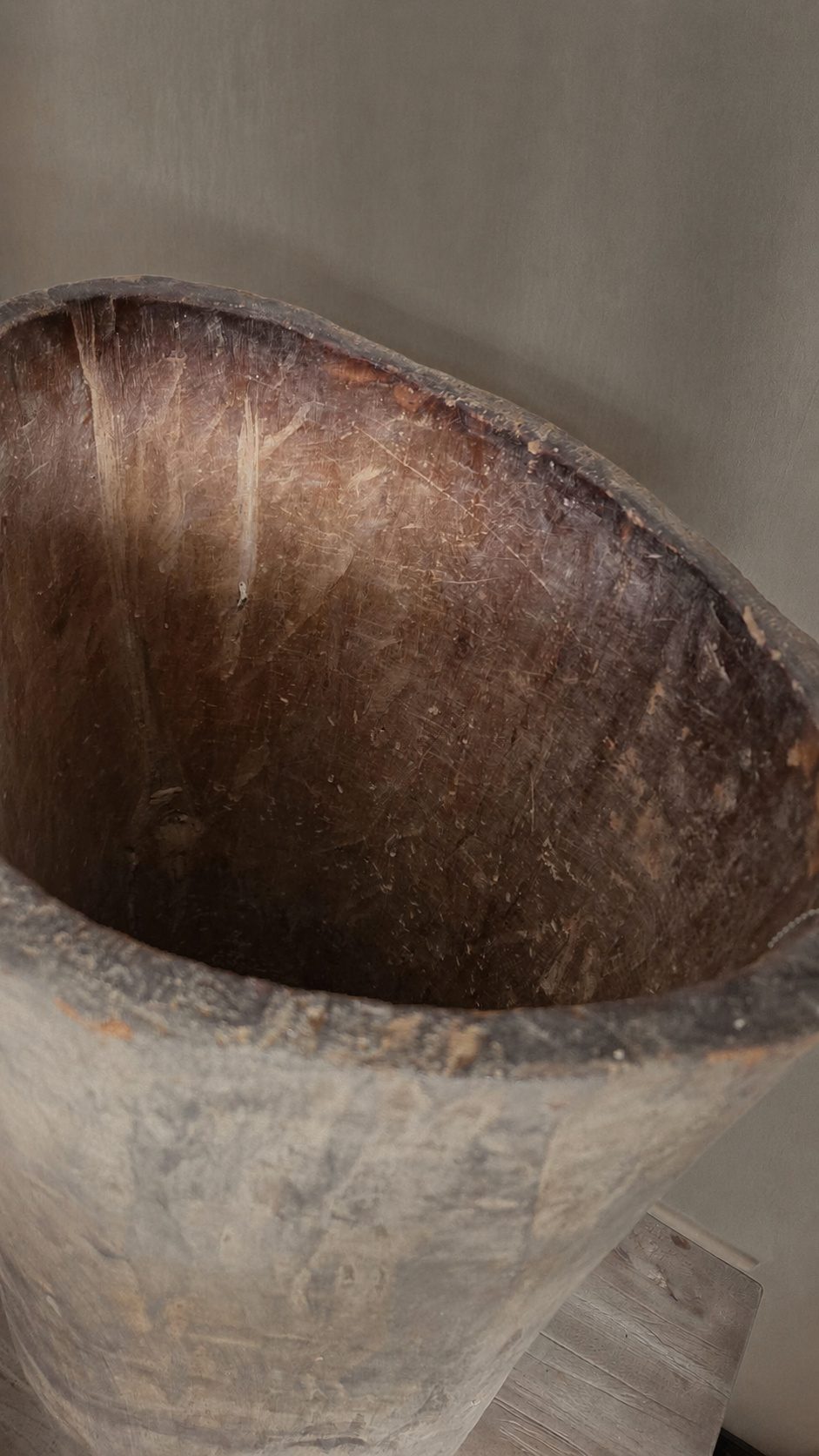 Oud houten vloerobject, detail 3