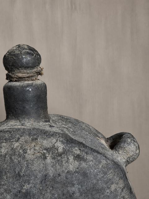 Leather Oil Basket – robuuste leren kruik, detail 3