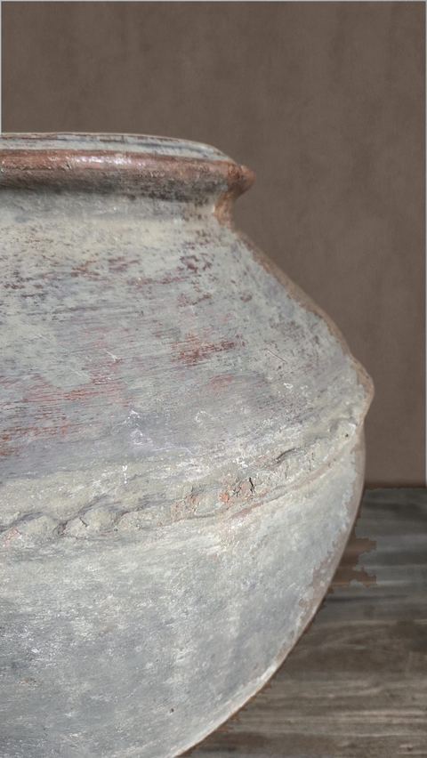 Authentieke ronde aardewerken kruik, detail 3