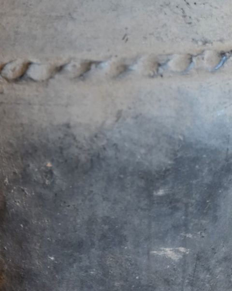 Authentieke ronde aardewerken kruik, detail 5