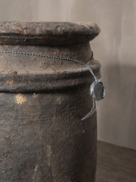 Nepalese houten pot, detail 3