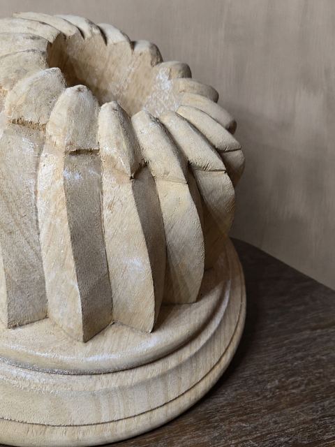 Set van 3 decoratieve houten broden, detail 3