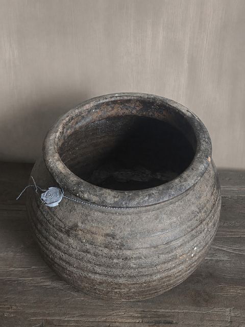 Authentieke oude aardewerk bolpot, detail 2