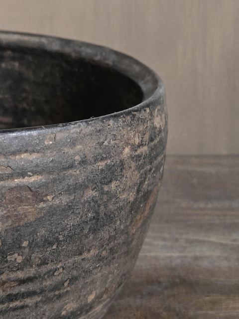 Rustieke houten kom, detail 2