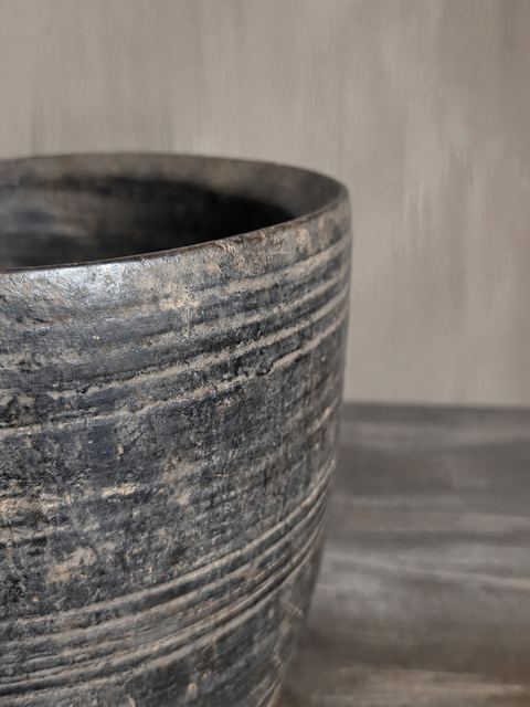 Rustieke houten pot, detail 2