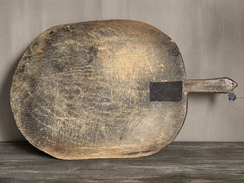 Oude houten broodplank met handvat – uniek doorleefd exemplaar, detail 2