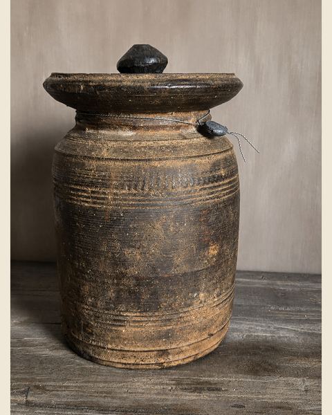 Authentieke oude houten pot met deksel, Hoffz, bij Mahieu&Merckx