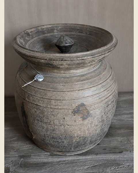 Authentieke Nepalese houten pot met deksel, Hoffz, bij Mahieu&Merckx
