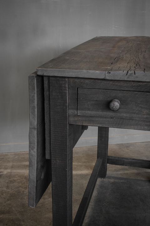 Ranee klaptafel in doorleefd hout, detail 2
