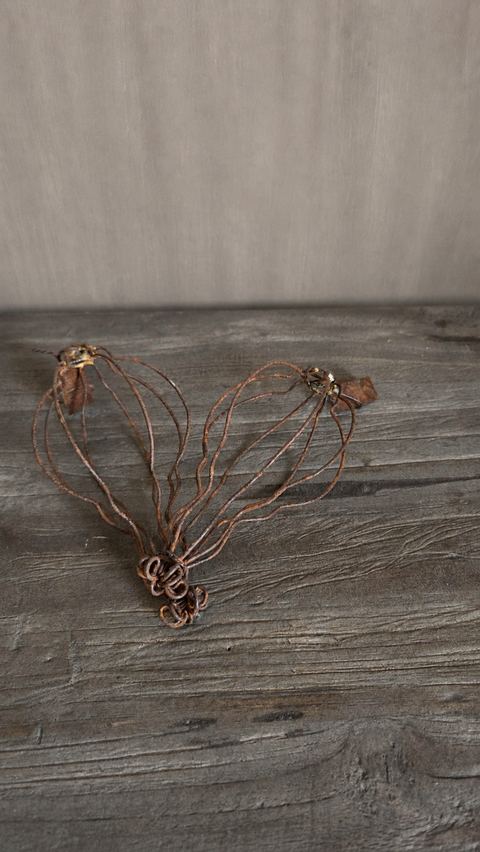 Metalen hangornament Saphier, detail 2
