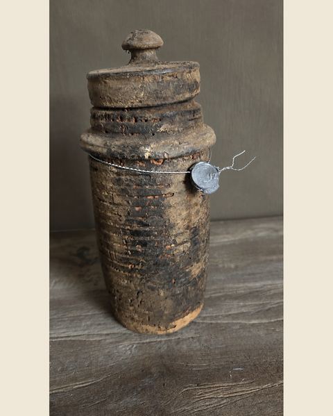 Verzegelde houten pot met deksel, Hoffz, bij Mahieu&Merckx