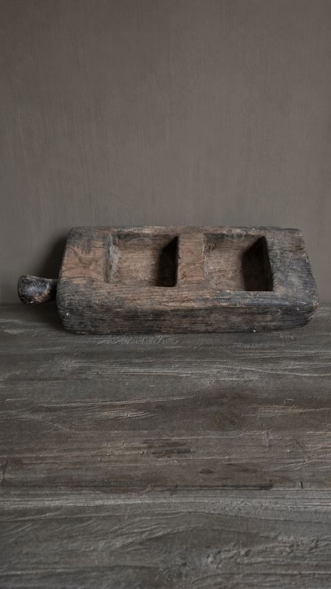 Oude houten vakkenbak, detail 2