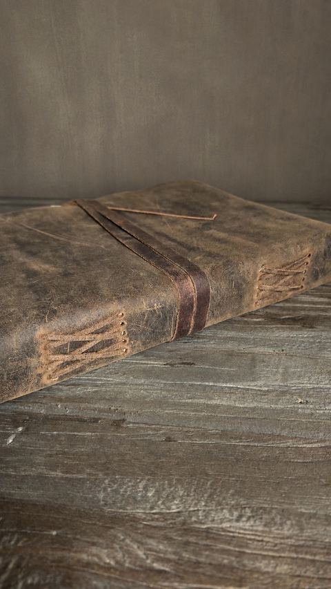 Lederen notitieboek, detail 2