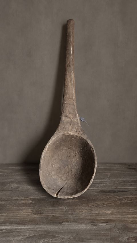 Grote oude houten scheplepel, detail 3