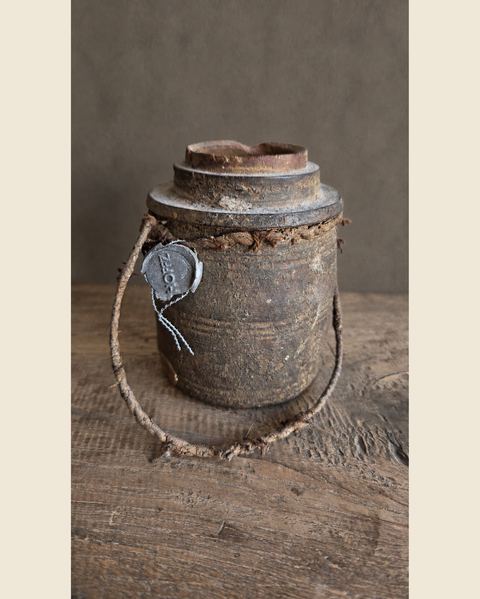 Klein oud houten potje met touw, Hoffz, bij Mahieu&Merckx