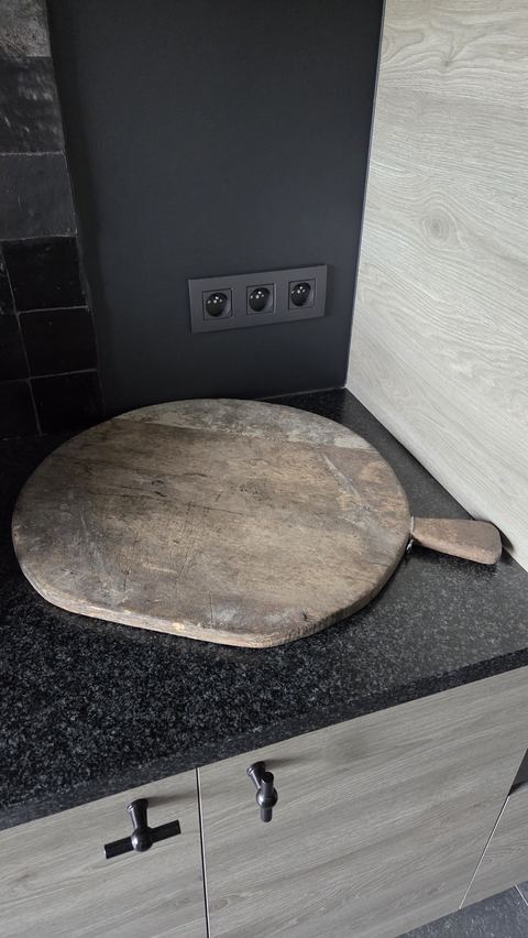 Oud houten Turks broodplank / Snijplank pizza plank, detail 3