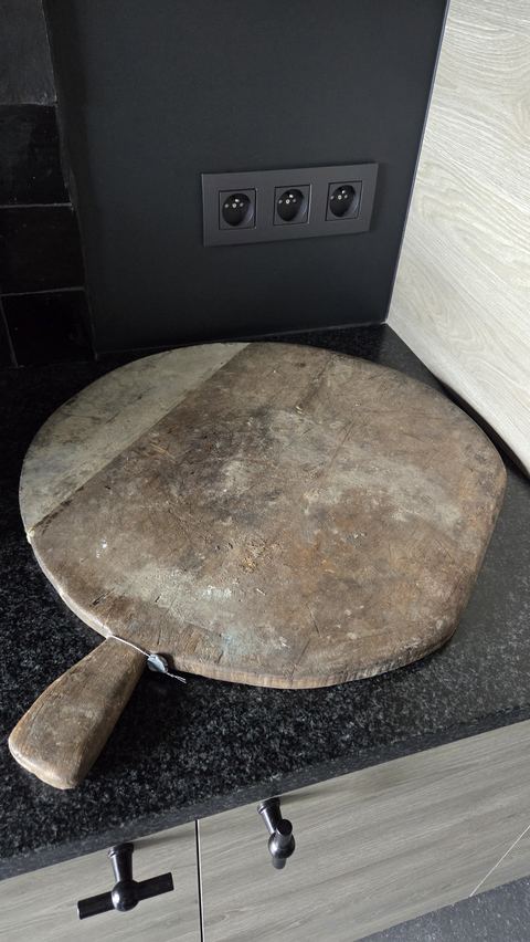 Oud houten Turks broodplank / Snijplank pizza plank, detail 4