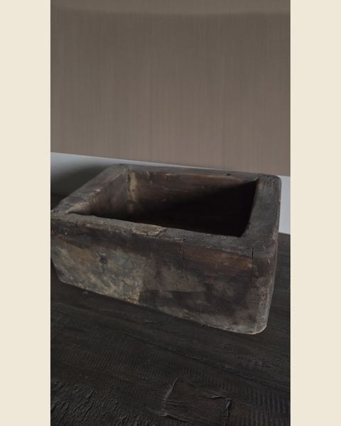 Oude rechthoekige houten trog, Hoffz, bij Mahieu&Merckx