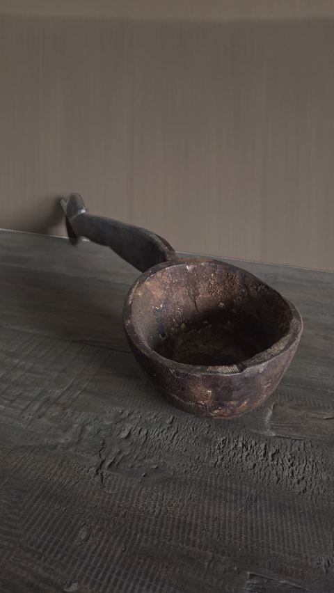 Oude houten scheplepel, detail 3