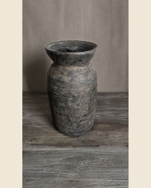 Authentieke houten pot met deksel, Luksa, bij Mahieu&Merckx