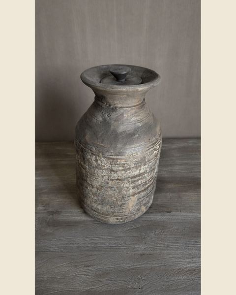 Authentieke houten pot met deksel, Luksa, bij Mahieu&Merckx