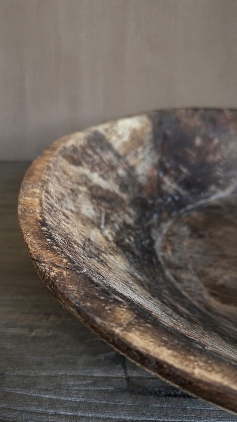 Ronde houten schaal, detail 2