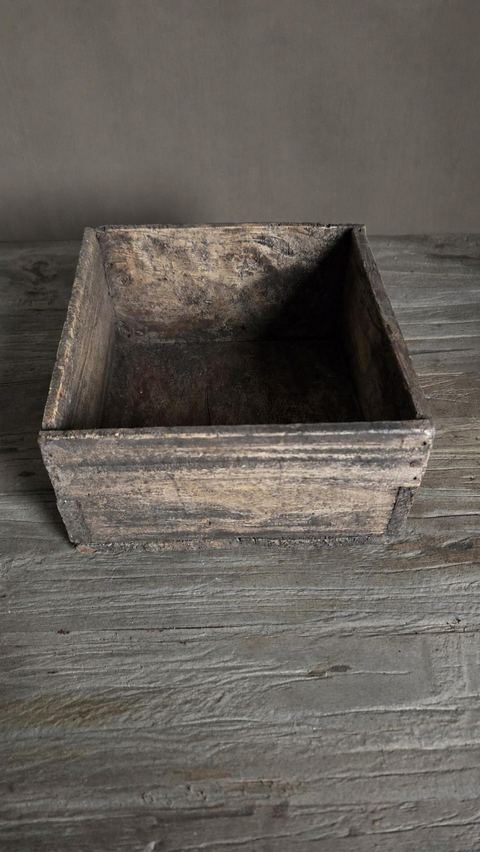 Oud Chinees houten rijstbakje, detail 3