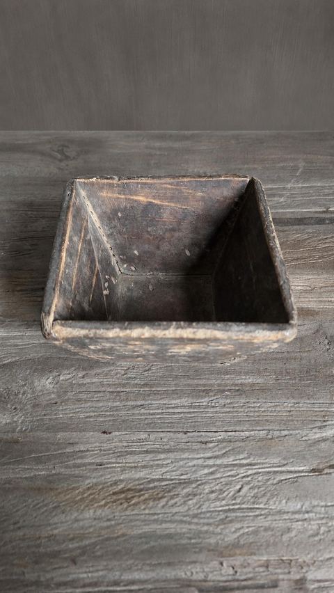 Oud Chinees houten rijstbakje, detail 3