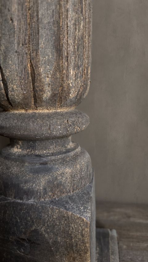 Kandelaar Jaya, detail 2