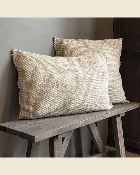 Sierkussen Veda natural 60 x 40, Luksa, bij Mahieu&Merckx