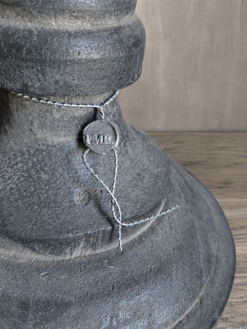 Set van 2 grote houten kandelaars, detail 3