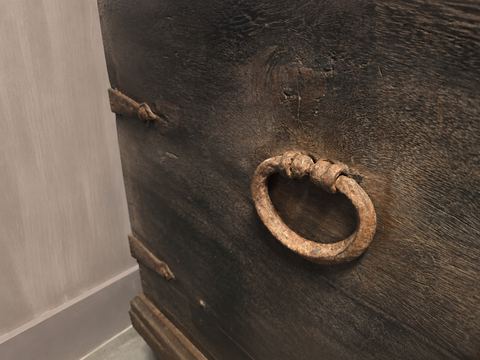 Decoratieve oude houten kist, detail 3
