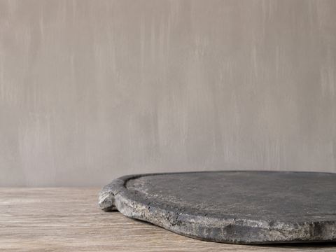 Ronde stenen schaal met handvatten, detail 2